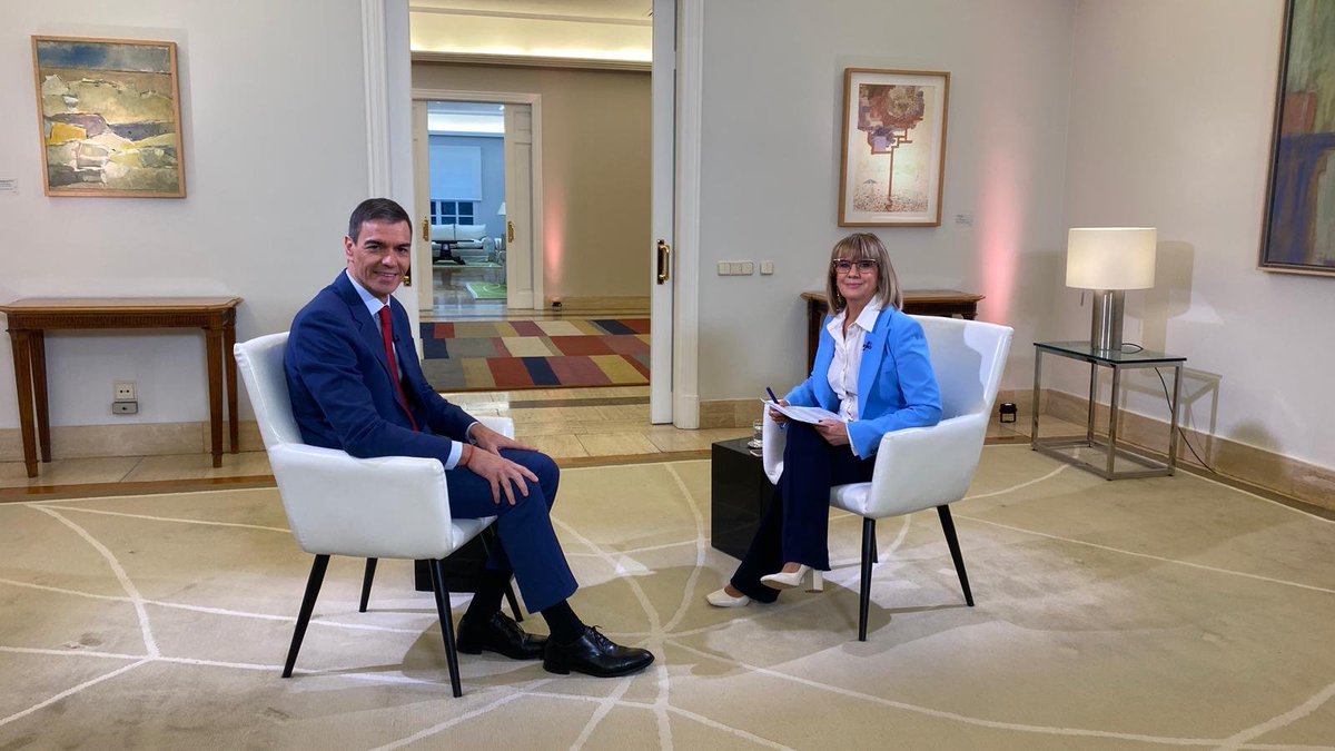 🔴 Comença l'entrevista de <a href="/GemmaNierga/">Gemma Nierga</a> a Pedro Sánchez, president del Govern d'Espanya i secretari general del <a href="/PSOE/">PSOE</a> | <a href="/sanchezcastejon/">Pedro Sánchez</a> <a href="/desdelamoncloa/">La Moncloa</a>

#SánchezCafèdidees

📍 #La2Cat de <a href="/RTVECatalunya/">RTVE Catalunya</a>, #Canal24horas i <a href="/radio4_rne/">radio4_rne</a>
📲 rtve.es/play/videos/di…