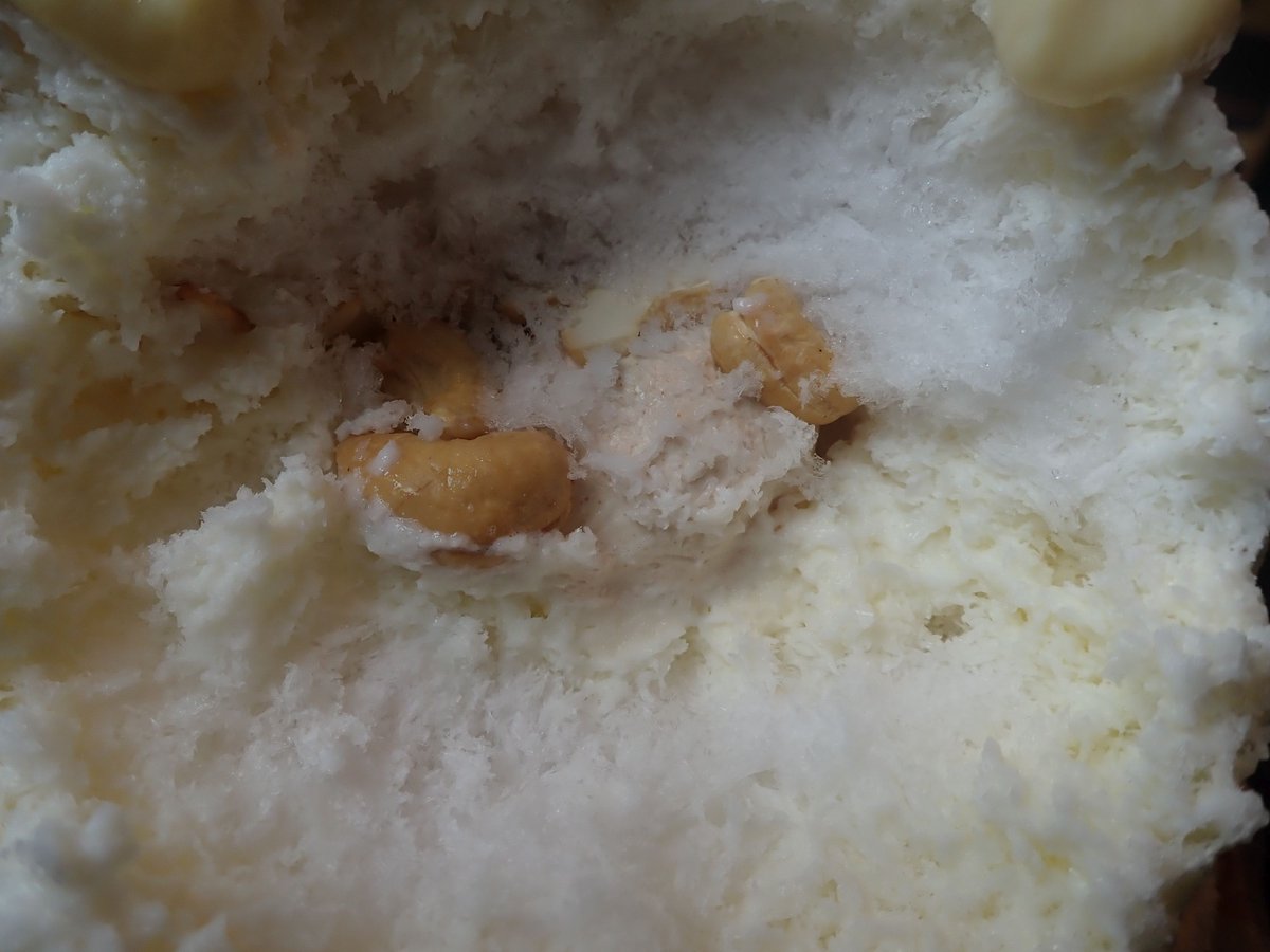 御徒町　くろぎ
金時みるく
思ったほどは甘くはなく、良かったですが、お腹いっぱいに。写真は妙に暗いのしか撮れていませんでした・・・。