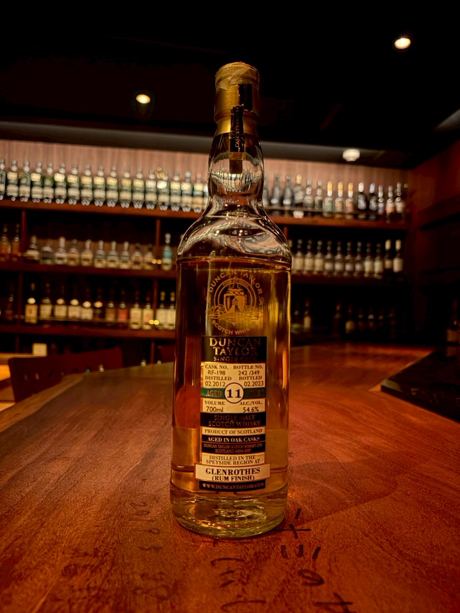 SipBar's tweet image. ダンカンテイラー グレンロセス11年

ラムカスクで仕上げたことで、ロセスらしい甘さにトロピカルな艶が加わった一本。
口に含むとトフィーとバニラがほどよく広がり、ジンジャーの温かみが味を締めてくれます。

甘くフルーティなモルトが好きな方に、ぜひ試してほしい一本です✨

#TWLC
#XWC