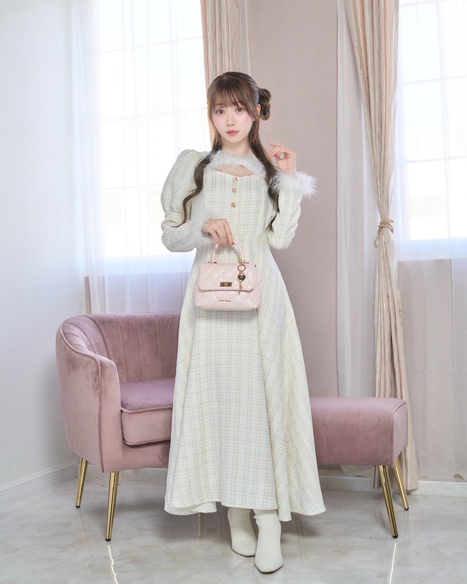 rosemuse_'s tweet image. ┈𝑛𝑒𝑤 𝑎𝑟𝑟𝑖𝑣𝑎𝑙

&quot;Tweed holiday dress&quot;
color:white/wine red
¥19,800(tax in)

デコルテと袖口にフェザーファーをほどこした
華やかなドレス

程よくラメ糸が入ったツイードが
上品さをプラスします。

⁡ ↪︎web store 12/8(mon)20:00

#RoseMuse