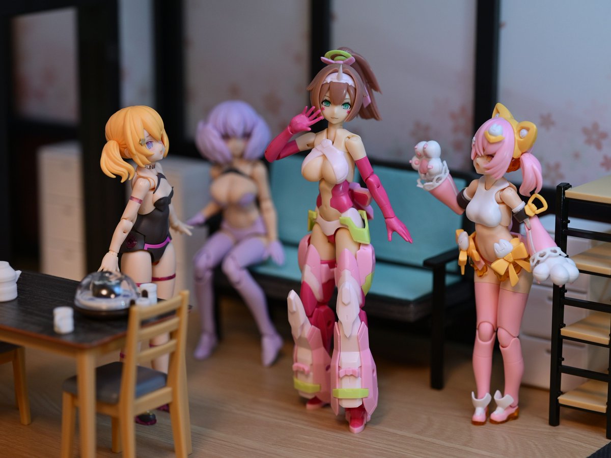 🌸⚔️ Asra Ouki steps into the Sakura room!
Mao tail-puffs, Kuro Mao freezes, Owl-chan quietly hoots approval!🦉

Ouki’s new armor + graceful curves = meow-chaos overload 💗🔥🐾
She doesn’t cause chaos—she IS the chaos!🩷🌸

#メガミデバイス #アスラ #ガルプラ #プニモフ