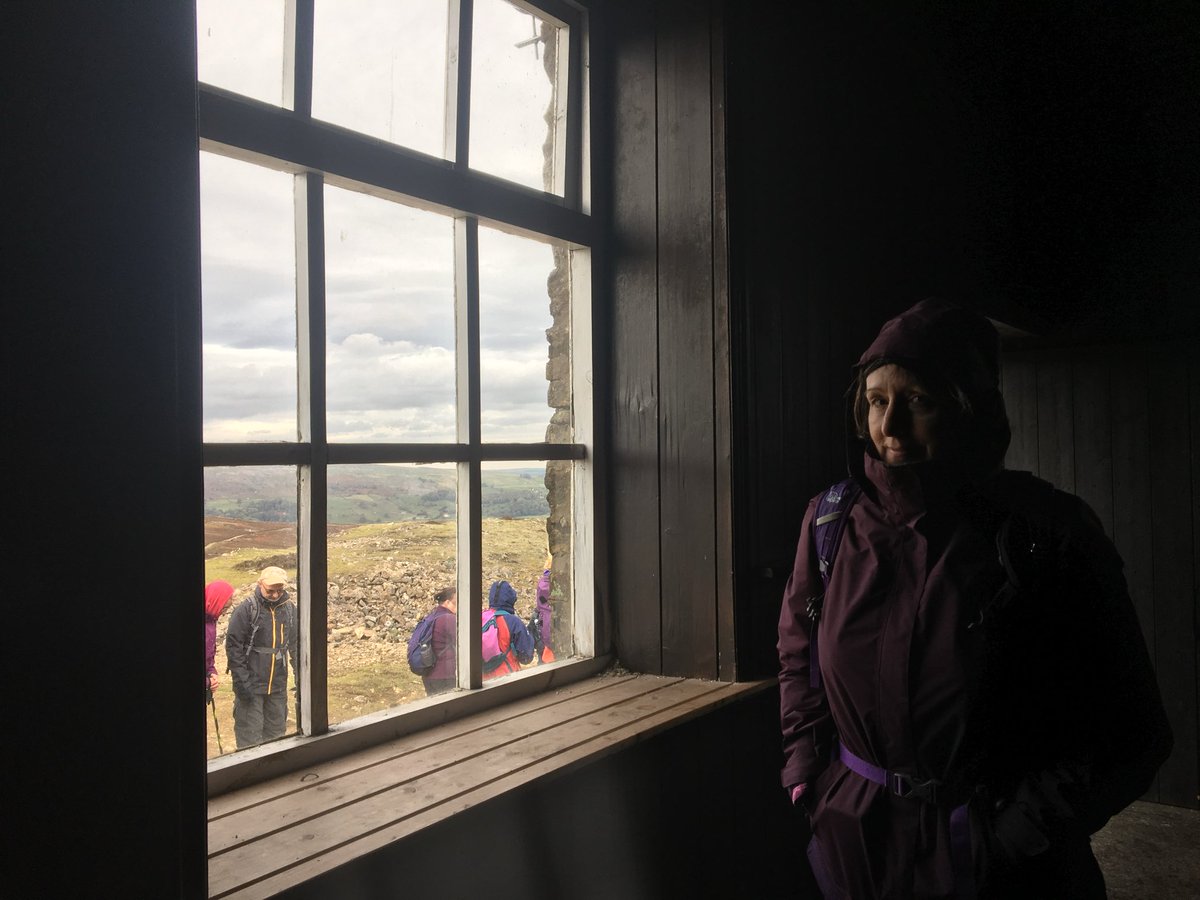 finstumpf's tweet image. #AlphabetChallenge
#WeekWforWindows 
Day 2 shadowy figure
#Richmond - Reeth