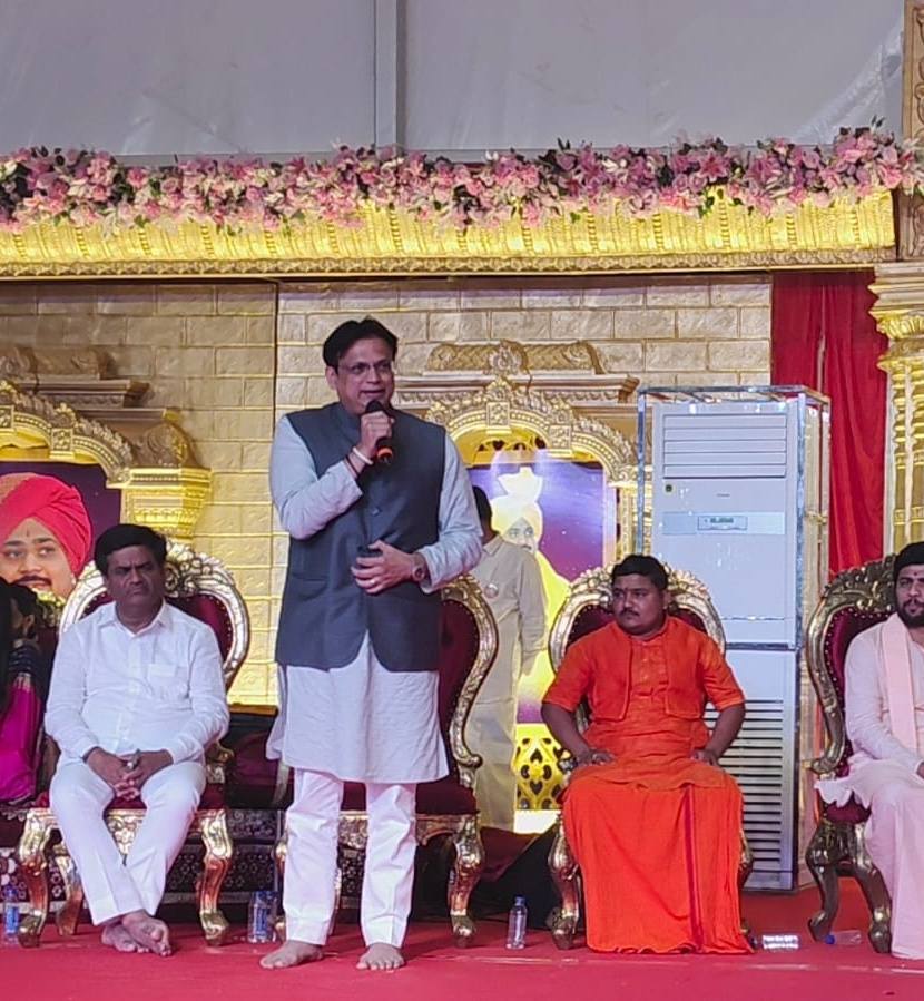 ajaydharamsingh's tweet image. ಶ್ರೀ ಕ್ಷೇತ್ರ ಜಿಡಗಾ ನವಕಲ್ಯಾಣ ಮಠದಲ್ಲಿ ಆಯೋಜಿಸಿದ ಪರಮ ಪೂಜ್ಯ ಶ್ರೀ ಶ್ರೀ ಷಡಕ್ಷರಿ ಶಿವಯೋಗಿ ಮಹಾಸ್ವಾಮಿಗಳವರ 41ನೇ ಗುರುವಂದನಾ ಕಾರ್ಯಕ್ರಮದಲ್ಲಿ ಭಾಗವಹಿಸಿ ಪೂಜ್ಯರ ದರ್ಶನ ಪಡೆದು ಗೌರವ ಪೂರ್ವಕ ಪ್ರಣಾಮಗಳನ್ನು ಸಲ್ಲಿಸಲಾಯಿತು

ಈ ಸಂದರ್ಭದಲ್ಲಿ ವಿವಿಧ ಮಠದ ಪೂಜ್ಯ ಗುರುಗಳು ಸೇರಿದಂತೆ ಕಾಂಗ್ರೆಸ್ ಪಕ್ಷದ ಹಿರಿಯ ಮುಖಂಡರಾದ ನೀಲಕಂಠರಾವ್…