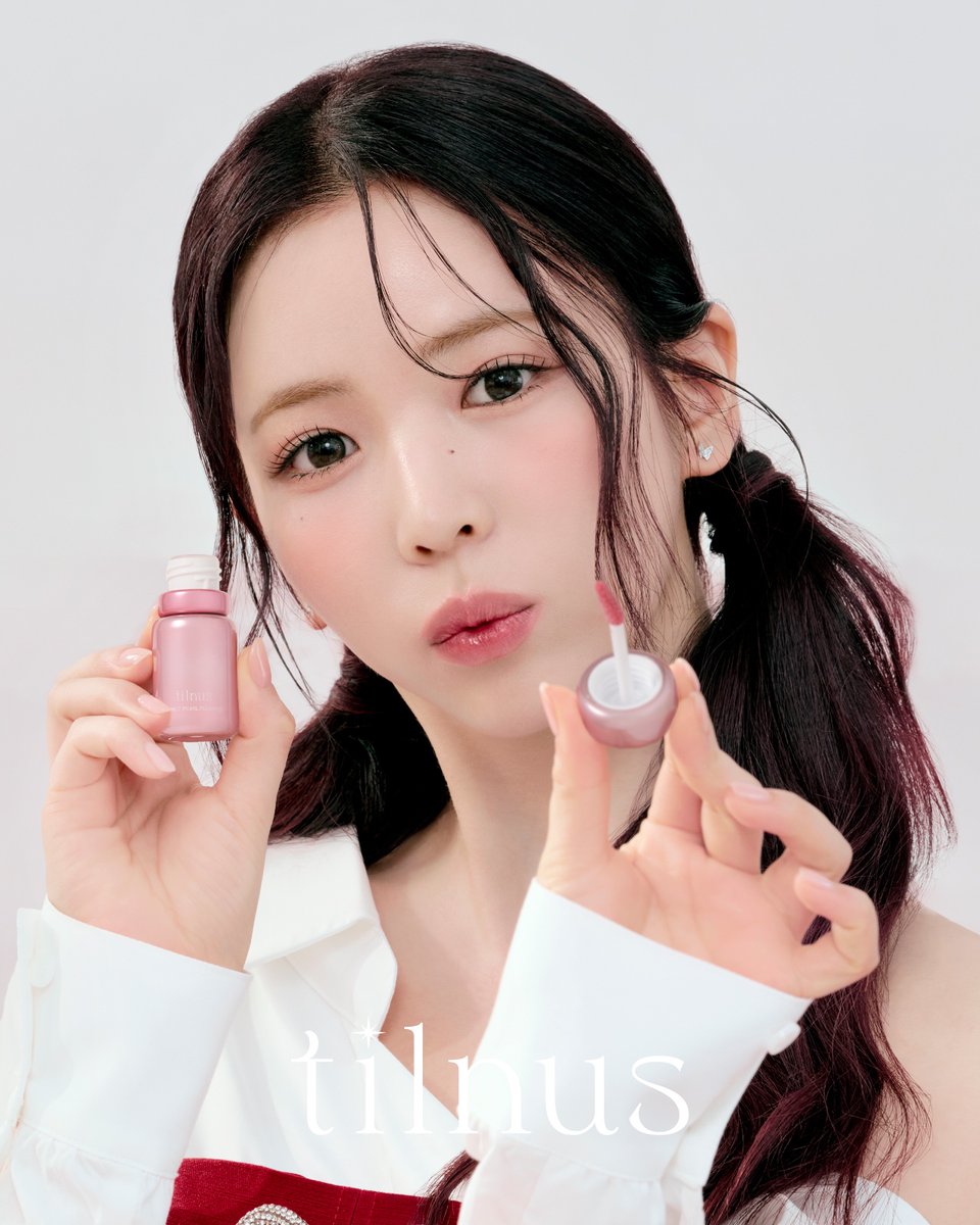 𝒕𝒊𝒍𝒏𝒖𝒔 × 𝑵𝒊𝒛𝒊𝑼 𝑴𝑨𝒀𝑨
𝑺𝑼𝑵𝑳𝑰𝑻 𝑷𝑬𝑨𝑹𝑳 𝑷𝑳𝑼𝑴𝑷𝑬𝑹
” じんわり温感プランパー ”

✩じんわりと唇が温かく感じ、ぷっくりとした唇※を演出
✩しっかり発色でリップ・グロス・プランパーが１本に！
✩パールで眩く華やかな口元に
※メイクアップ効果による