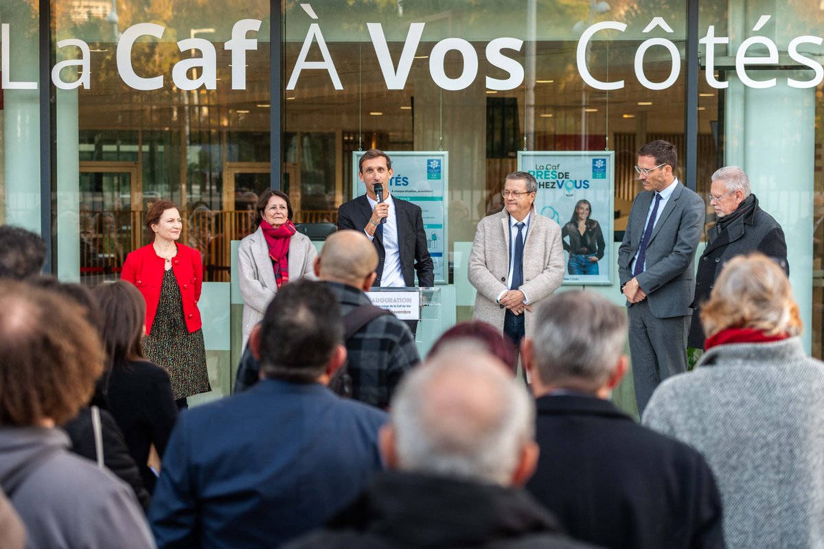 [𝗜𝗡𝗔𝗨𝗚𝗨𝗥𝗔𝗧𝗜𝗢𝗡] La CAF du Var a inauguré son nouveau siège à La Loubière 🏛️
Un lieu moderne, responsable et pensé pour renforcer proximité et simplicité 🌱🤝
Un bâtiment qui incarne nos valeurs et notre avenir.
Un siège qui nous rassemble… et nous ressemble ⭐