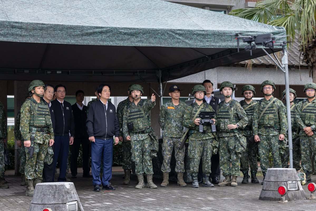 MoNDefense's tweet image. President @ChingteLai visited the Yilan Reserve Brigade today to commend reservists participating in refresher training. He emphasized that the new training approach enhances reserve combat readiness and strengthens Taiwan’s defense posture.
#PeaceThroughStrength
#ROCArmedForces