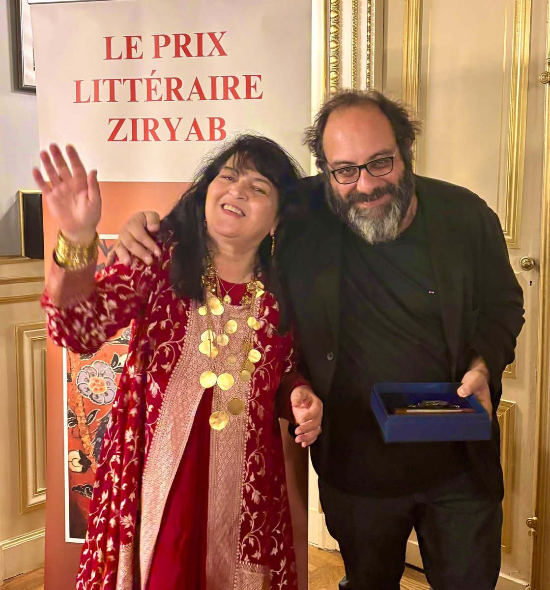noha_baz's tweet photo. Une remise de prix comme un pont de lumière @prixziryab . Joie de partager celle des lauréats #ericbirlouez @editionsquae pour son magnifique livre sur le pain
Et @FadiKattan pour son fabuleux #Bethleem @SOLAReditions . Merci @mairie7 @JosianeGaude @datirachida https://t.co/48pEHZFTA0
