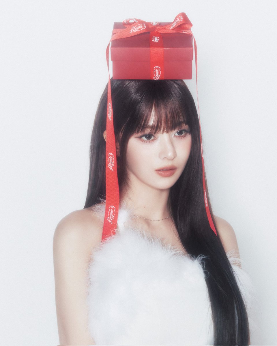 크리스마스에찾아와준
#다시_찾아온_하얀_그리움
산타클로스프로미스나인
#WhiteSnow_fromis_9