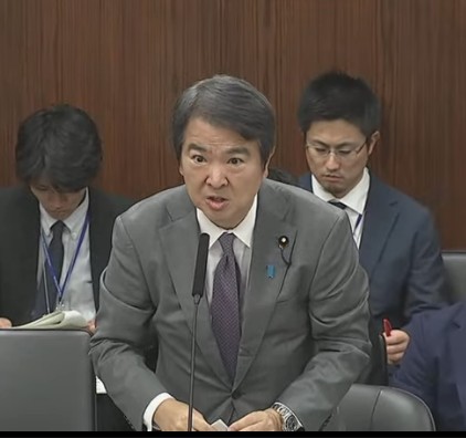 UXtKuy3SI6izsvK's tweet image. 山本太郎議員による原子力防災と屋内退避計画の実効性に関する石原環境大臣への質疑　
（参議院・環境委員会　2025/12/02）
【Topix】
山本太郎：あのデタラメやめてくださいってことを言っているんですよ。指針もデタラメでしょって、今説明したじゃないですか？…