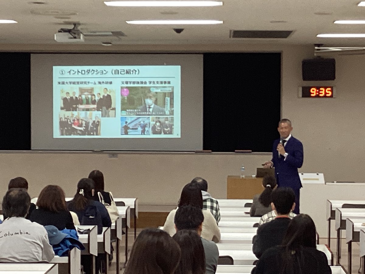 nbj2341's tweet photo. 【校長発信2025-327】
「後援会主催 保護者講演会」
日本大学文理学部キャリアセンターにご勤務され，かつサッカー部のコーチという二刀流でご活躍の 金澤 智明 先生に「今後のキャリア戦略」についてご講演をいただきました。 ディスカッションもとても盛り上がり，あっという間の60分でした。 https://t.co/Z3RqSfjTNl
