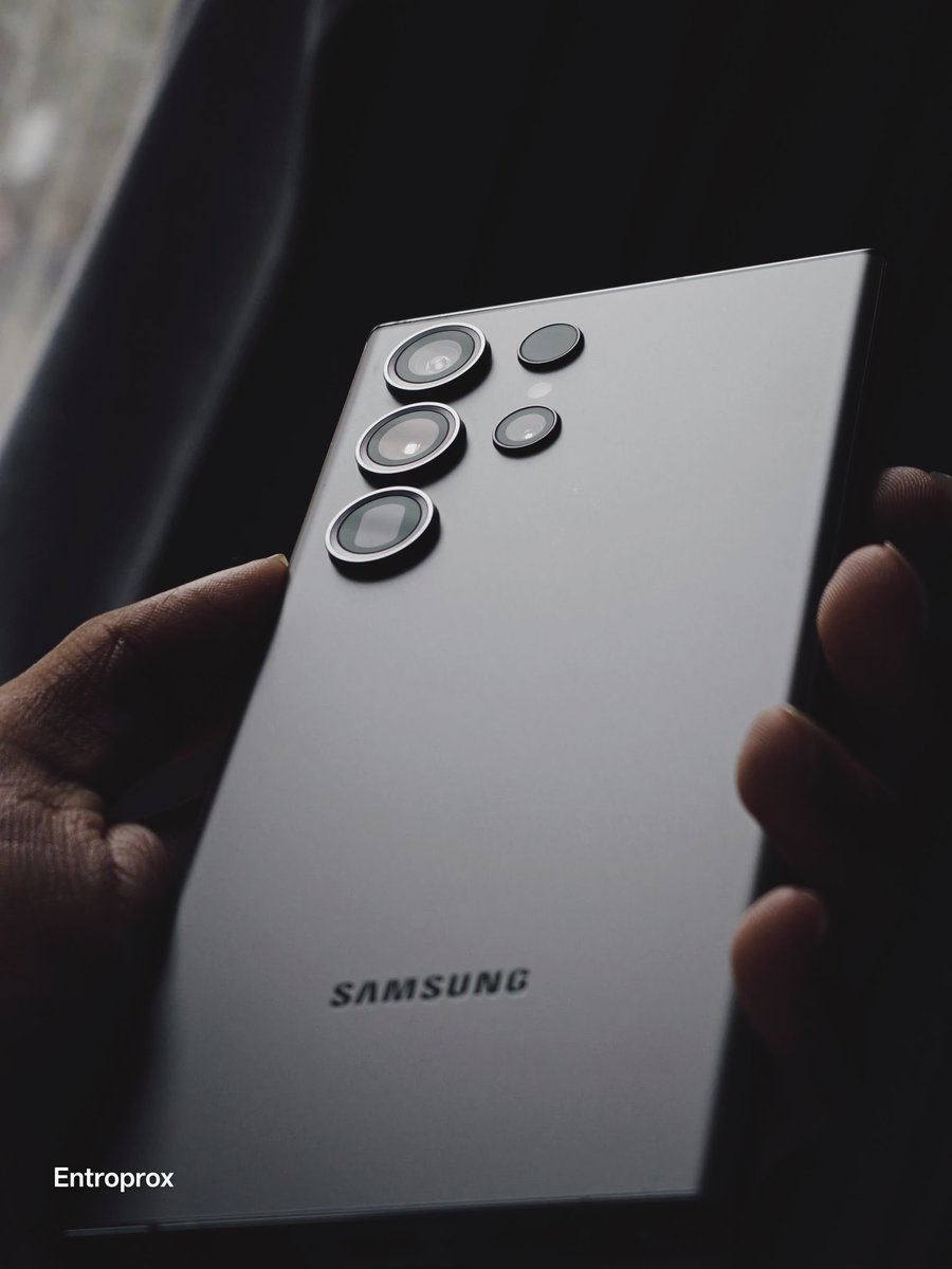 Started the Year with the OnePlus 13 and Galaxy S23 Ultra. Ended with the Galaxy S23 Ultra.