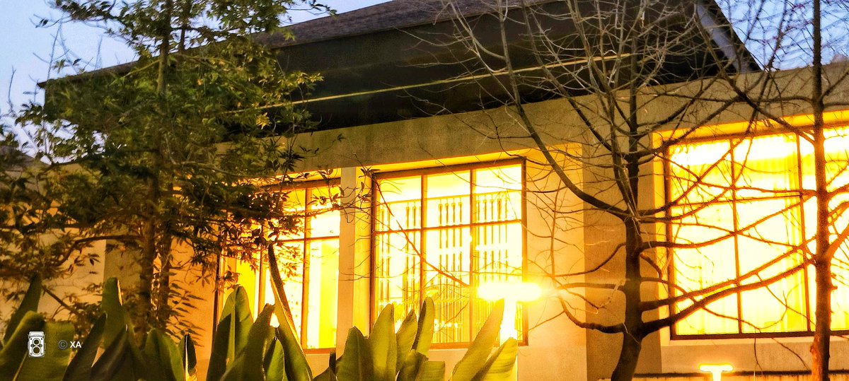 swordsnhammer's tweet image. #AlphabetChangelle
#WeekWforWindows 
Happiness is the biggest window a house can ever have!