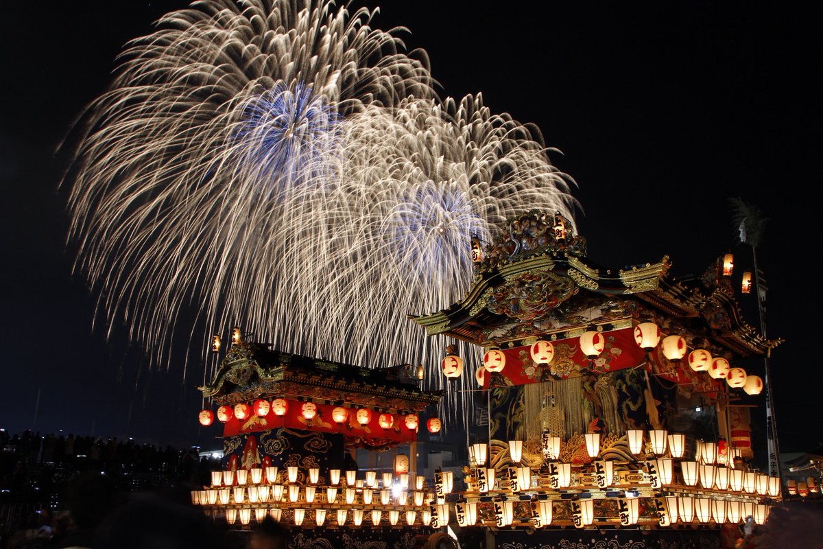 chichibukanko's tweet image. 【THE ALFEE×秩父夜祭情報】
秩父夜祭の大祭に合わせ秩父市役所にて 
 #THEALFEE のみなさんからのメッセージやアナウンスを放送します📢 
秩父市役所周辺にてお楽しみください！

2025年12月3日（水）
メッセージ:12時、15時、17時頃
花火アナウンス:21時頃
※放送時間は急きょ変更になる場合あり