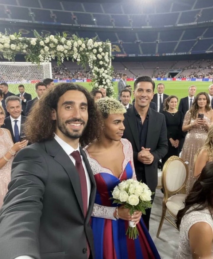 HeisFlint's tweet image. My eyes dey pain me abii wetin

Cucurella&apos;s new partner 😂😭