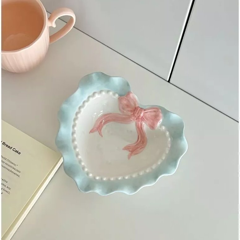_seungcheolly's tweet image. Ceramic heart bowl