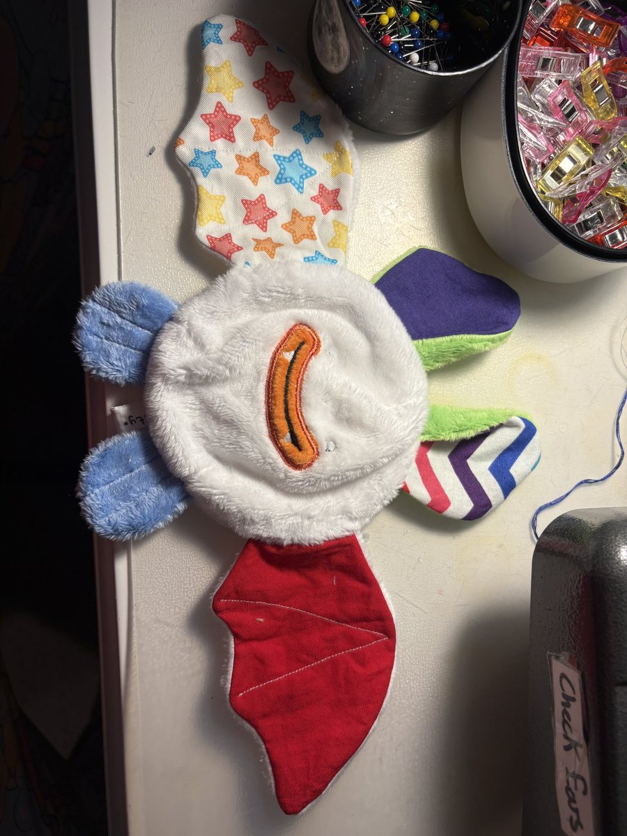 tumbleosity's tweet image. Back to your irregularly scheduled program: Bats! 
#wip #plush #clownbat