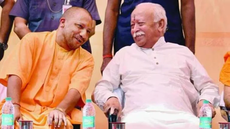योगी के साथ पिछले 10 दिनों में RSS चीफ मोहन भागवत और बी.एल. संतोष की मुलाकात हुई। इन मुलाकातों में काफी चर्चा हुई, लेकिन संगठन और प्रदेश अध्यक्ष पद को लेकर भी बात हुई।
सीएम योगी को हटाने जैसे बड़े निर्णय पर केवल पाँच लोगों के बीच बात नहीं हो सकती। योगी और मोदी एक ही पथ पर चलते