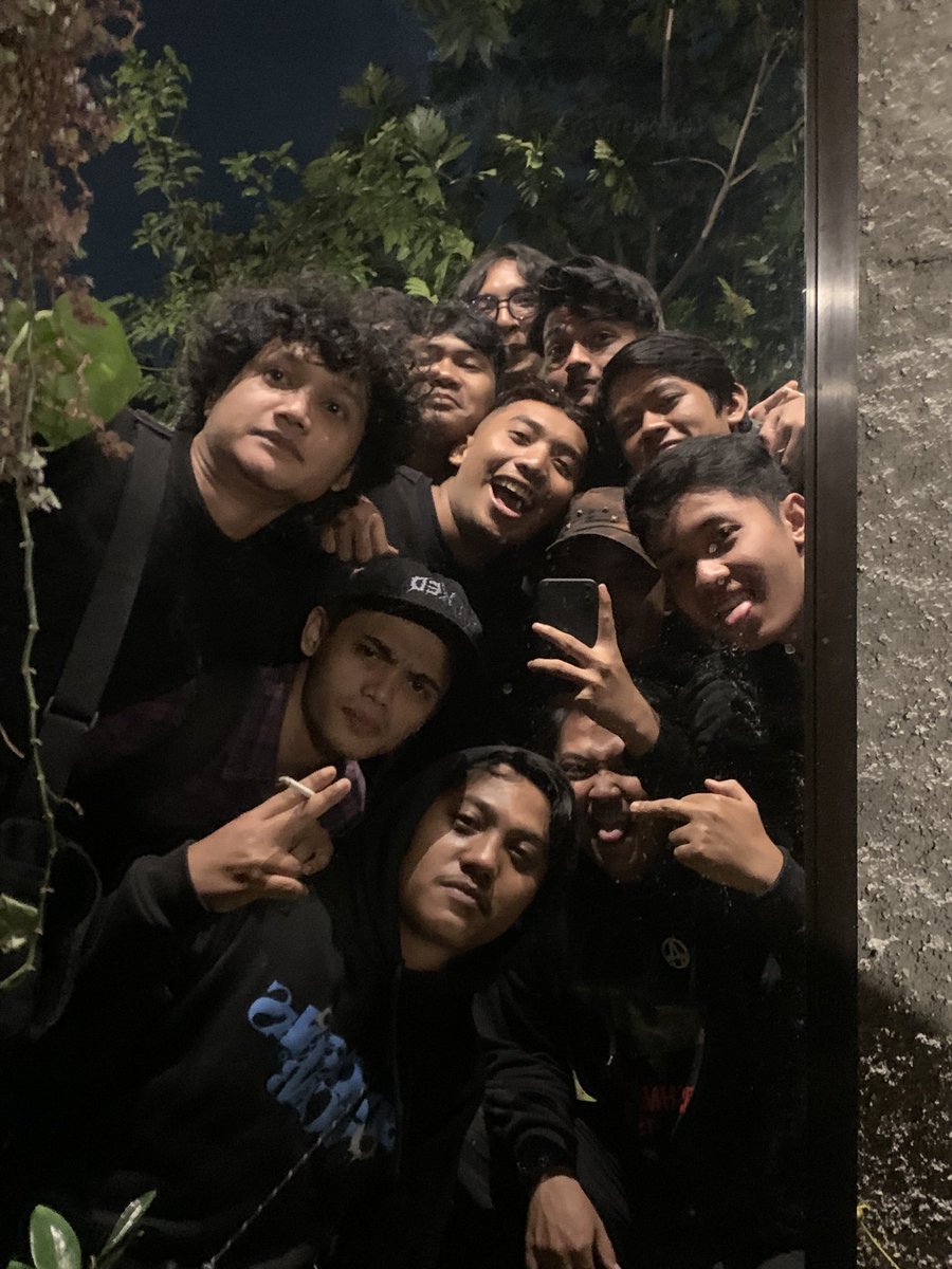 ġ (@gilanxgg) on Twitter photo 