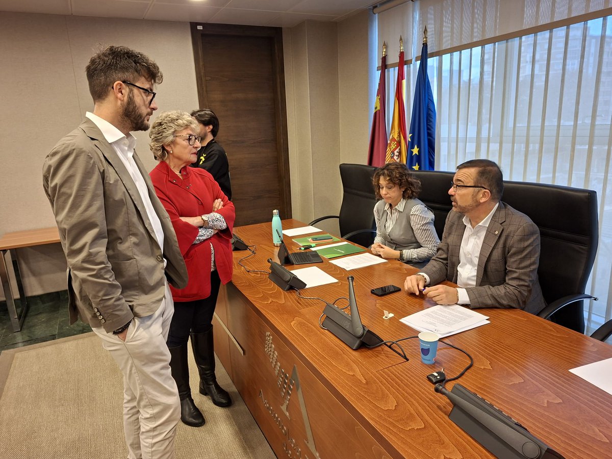 PPAsambleaRM's tweet photo. 🏛 Participamos en la Comisión de Educación y Cultura de la Asamblea Regional, presidida por @CAlbaladejo 

Presentamos una iniciativa:
☑ Priorizar la contratación de deportistas de alto rendimiento para cubrir plazas en instalaciones deportivas https://t.co/t8MqT9e6Dy