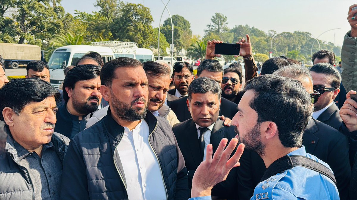 Zahir Shah Toru tweet media