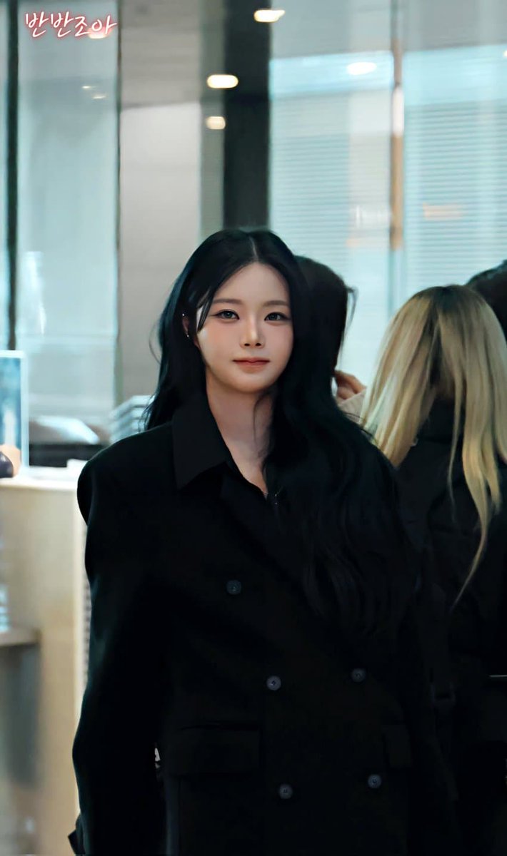 SeoulVibeHub's tweet photo. Keena from FIFTY FIFTY   #FIFTYFIFTYinIndonesia #FIFTYFIFTY_TOOMUCH_Part1 #FIFTYFIFTY #Keena https://t.co/mpUedOCEs2