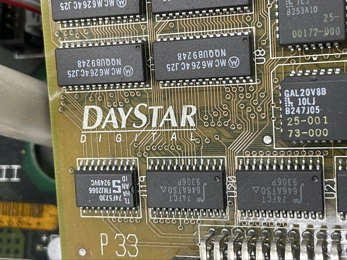 Macintosh II登場！ Daystarアクセラレーター搭載！でも通電しません