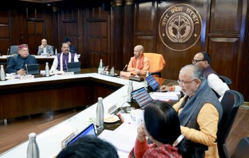 DDUttarPradesh's tweet image. #UPCM @myogiadityanath
जी की अध्यक्षता में आज लोक भवन, लखनऊ में राज्य मंत्रिपरिषद की बैठक हुई।
बैठक में जनहित से जुड़े अनेक महत्वपूर्ण विषयों, नीतिगत प्रस्तावों एवं शासन की प्राथमिकताओं पर व्यापक विचार-विमर्श कर निर्णय लिए गए।
#UPCabinet