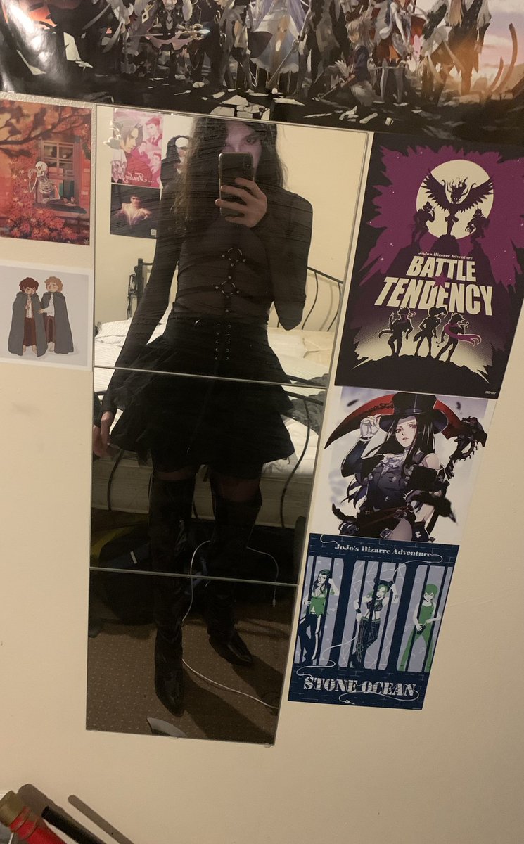 Dressed up and dangerous 🖤