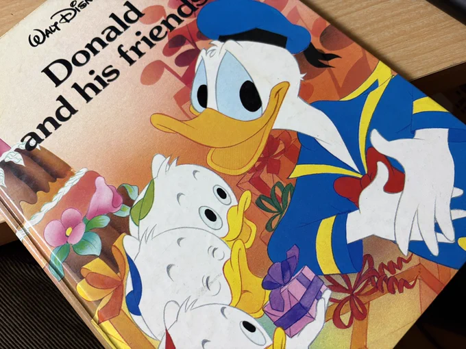 父の蔵書整理中、私が幼い頃に持っていたディズニーの英語絵本を発見した。最終ページがじわじわくる。