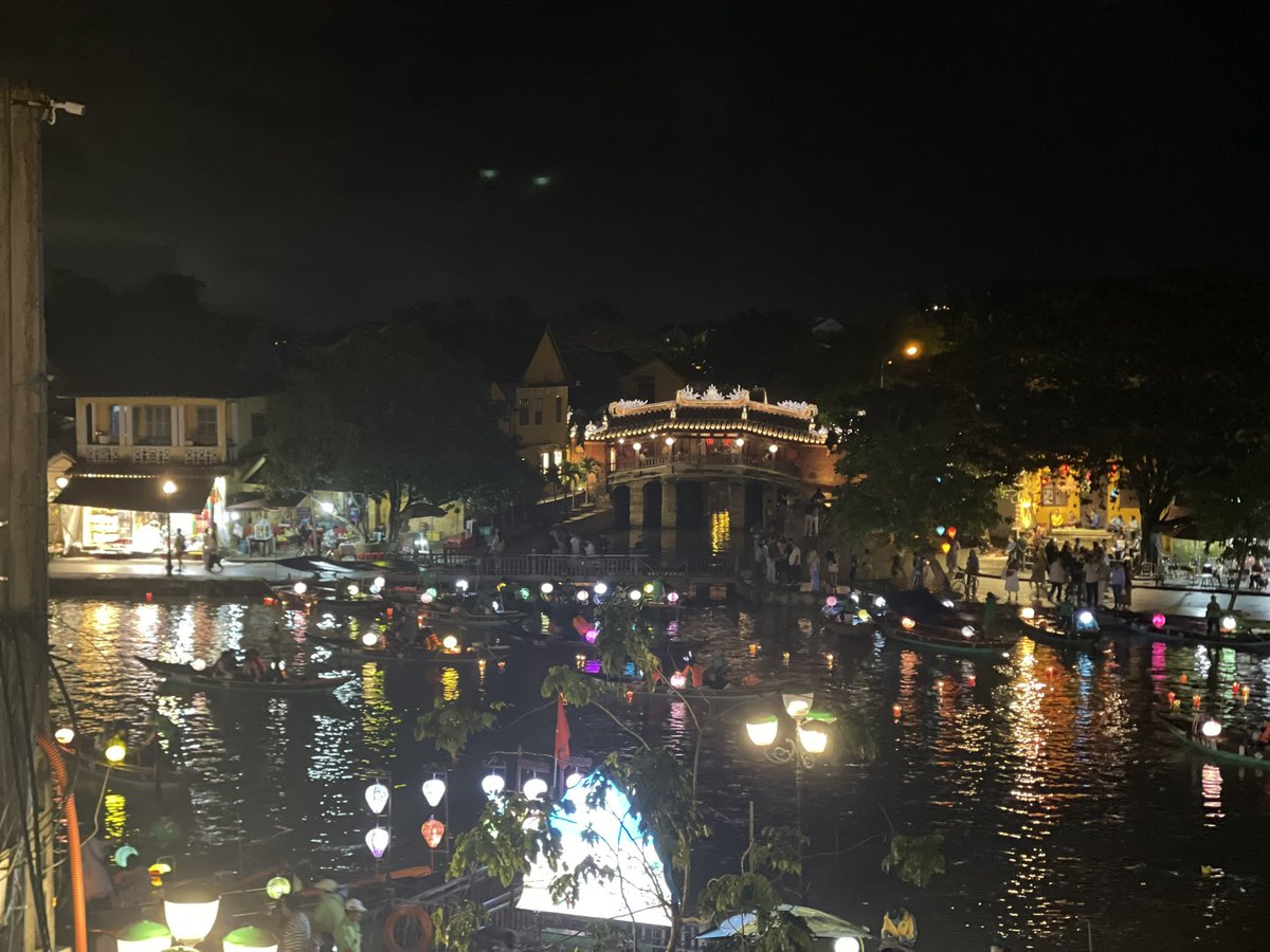 than_hoang's tweet photo. Hoian by night - dry and busy 😍😍😍

#vietnam #vietnamthefocus #hoian #hoianbynight #nightlife https://t.co/0hRa3DZvcs