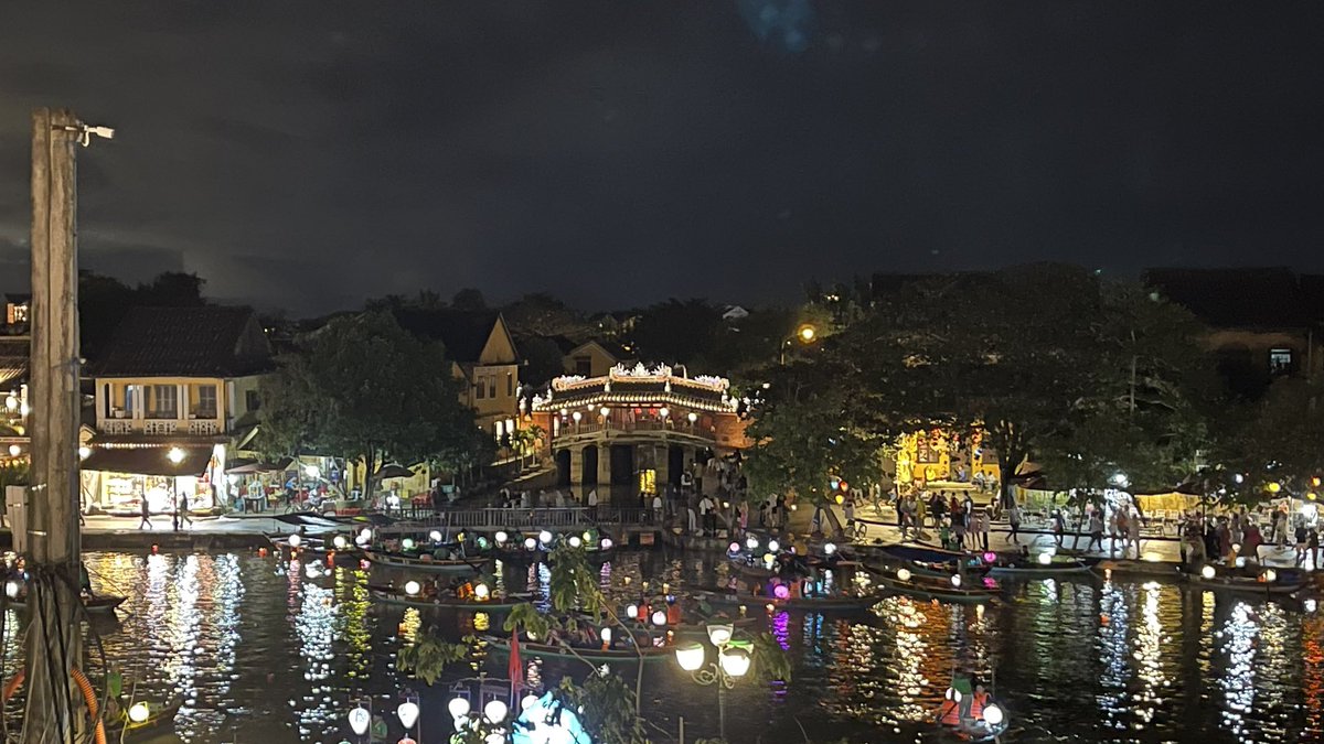than_hoang's tweet photo. Hoian by night - dry and busy 😍😍😍

#vietnam #vietnamthefocus #hoian #hoianbynight #nightlife https://t.co/0hRa3DZvcs