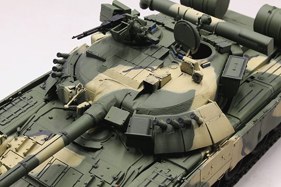 TRUFAULT's tweet photo. El #T80UD fue uno de los carros de combate más avanzados de la antigua Unión Soviética a finales de la #GuerraFría, y para 1989 ya representaba la vanguardia de la fabricación de Carros de Combate ucranianos en la fábrica Malyshev de Járkov.
🇺🇦🇷🇺
#Tank #Tanks #armor #armored #war https://t.co/LSAPZIVAjx