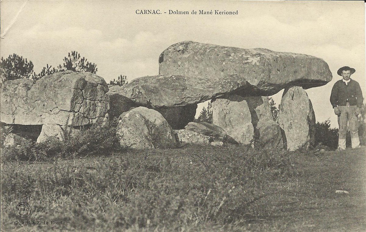This is one of the 3 passage graves at Mané-Kerioned in Carnac (Morbihan). It is debatable as to whether they all had their own mound or were incorporated into a single cairn by a process of agglomeration over time. Card by Le Rouzic c.1905. #TombTuesday.