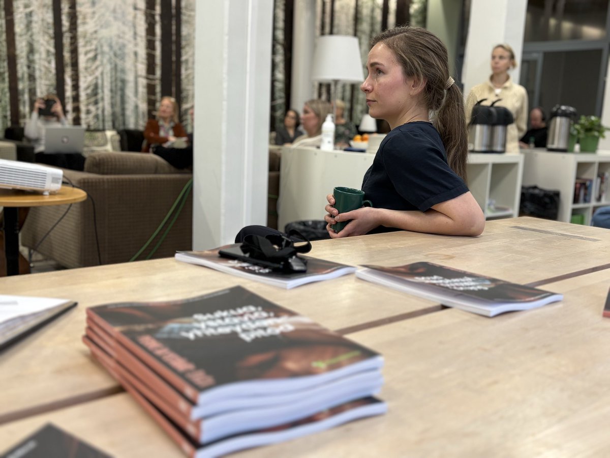 Isovanhemmat ovat lapsilleen ja lapsenlapsilleen tärkeitä. Kolme neljästä isovanhemmasta sanoo että lapsenlapset ovat hänelle erittäin tärkeitä. Äideistä 95 % ja isistä 90 % on viikon sisällä ollut yhteydessä lapsiinsa.
<a href="/Vaestoliitto/">Väestöliitto</a> <a href="/perhetutkimus/">Väestöliitto tutkii</a> #perhebarometri