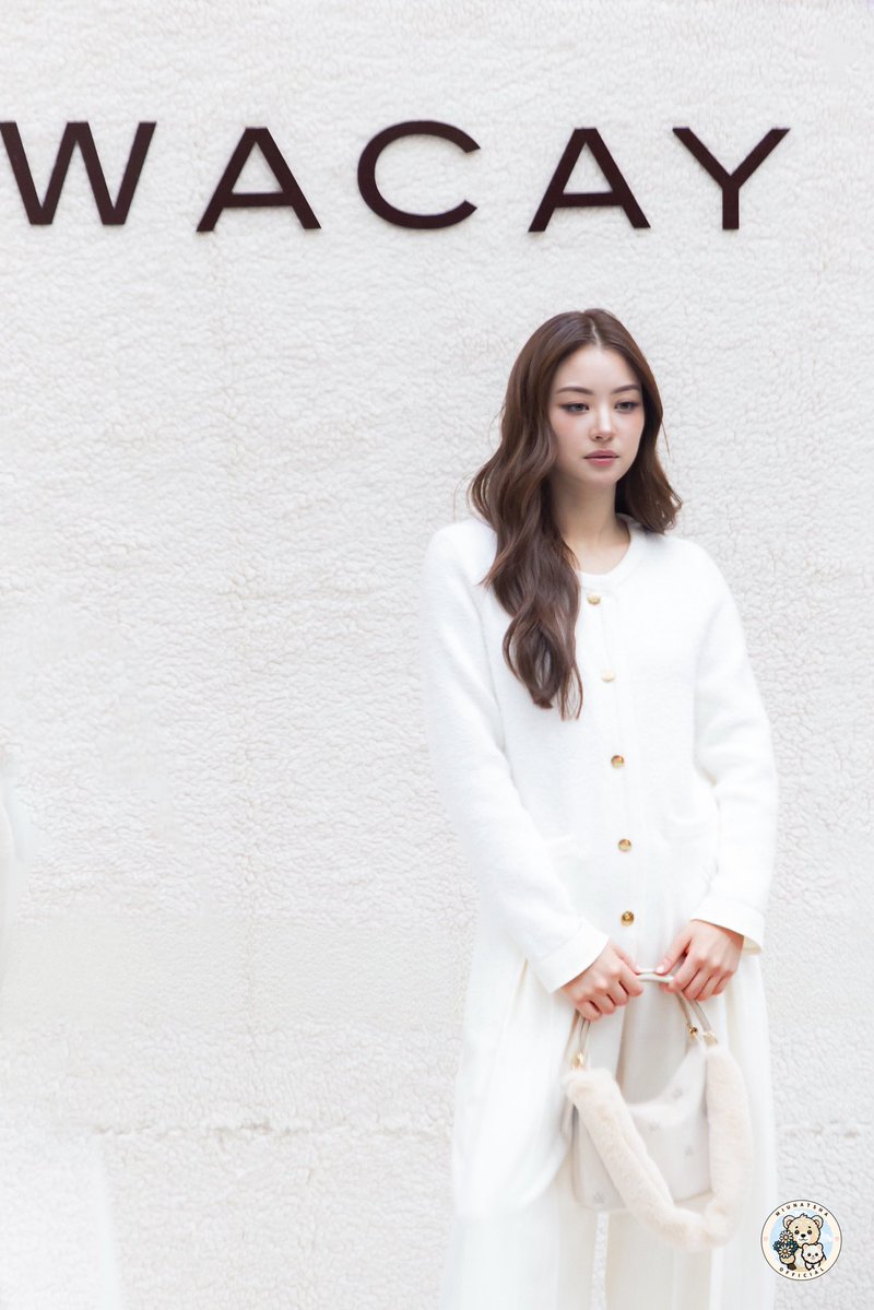 10 10 10!!! เริสสุดๆไปเลยหล่ะะะ

MIU NATSHA AT WACAY
#WacayHolidayScenexMiu