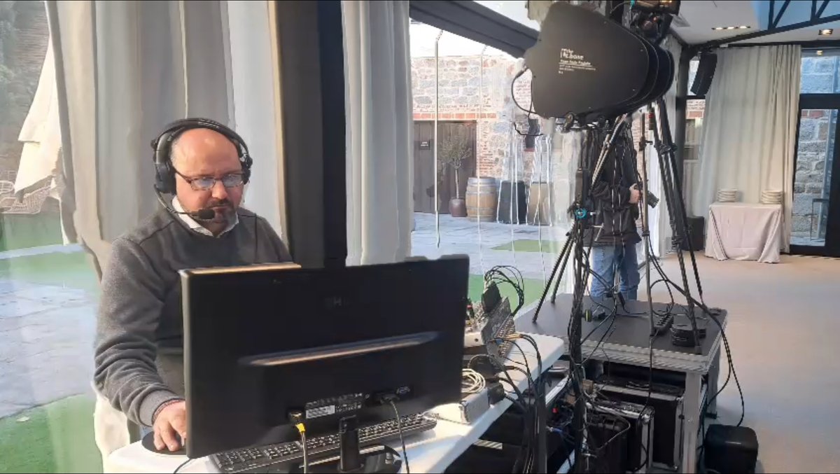 🎥 Dualia Producciones se desplazó hasta el Hotel Sofraga Palacio de  Ávila para realizar el streaming del Foro “012 Rural en Castilla y  León”, organizado por Tribuna Grupo. 

👉 Enlace al streaming: youtube.com/live/nFp4a7LUk…