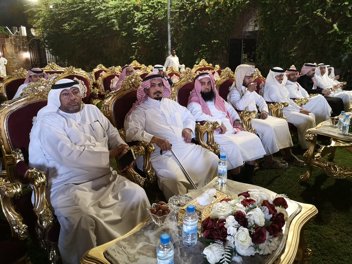 جانب من مشاركة عدد من أعضاء ديوانية توقير في لقاء "لمة شتوية" الذي أقامته جمعية المتقاعدين <a href="/MRAorgsa/">جمعية المتقاعدين بمنطقة المدينة المنورة</a> في ضيافة رجل الأعمال الشيخ/ مدني الأحمدي.
تتوجه جمعية توقير بخالص الشكر والتقدير لشركائهم في جمعية المتقاعدين على دعوتهم الكريمة وحسن الاستقبال والتنظيم متمنين لهم دوام التوفيق.