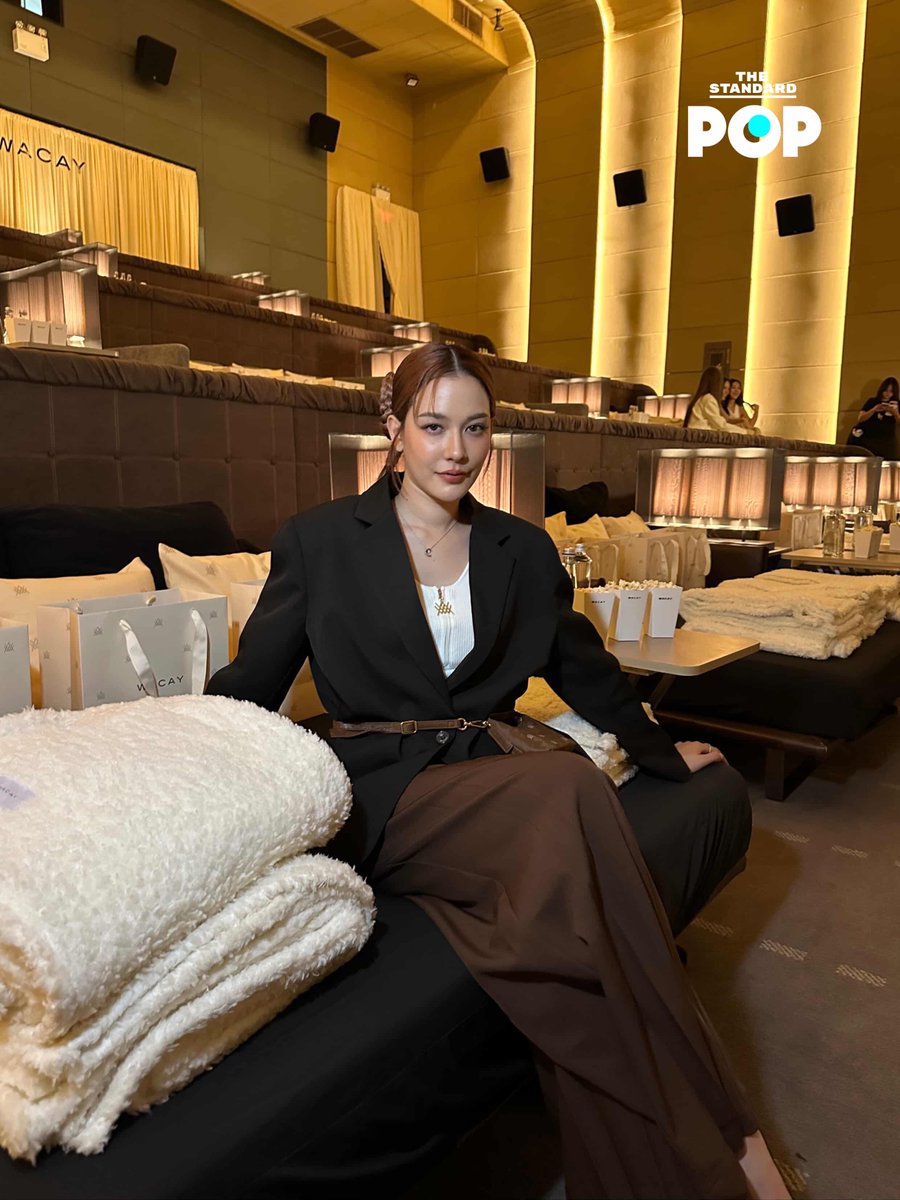 TheStandardPOP's tweet image. จีน่า ซาลาส ในลุคสุดเท่ต้อนรับฮอลิเดย์ที่งานแฟชั่นโชว์ WACAY Holiday Scene ที่จัดขึ้นวันนี้ ณ Central Embassy 

#จีน่าซาลาส #yeenasalas
#WacayHolidayScene #Wacay 
#TheStandardPop 
@yeenasalas5