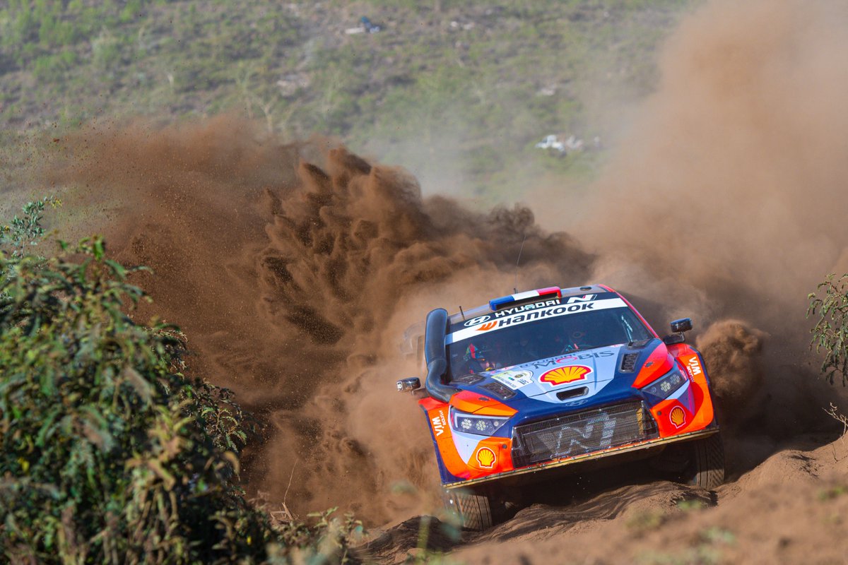 📸 by <a href="/zollz/">Zollz</a>