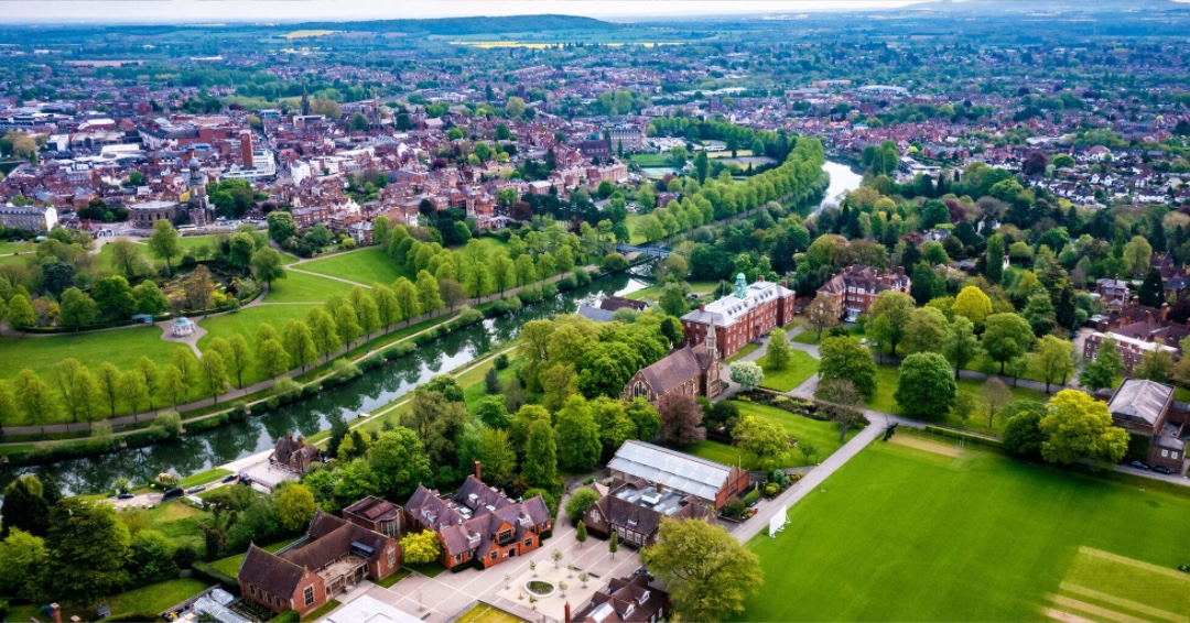Gabbitas_UK's tweet photo. Sending your child to study in the UK? With Gabbitas Guardianship, they’re never alone. We’re more than a contact, we’re their support system, every step of the way.
Peace of mind for you, a home away from home for them.

#Guardianship #GabbitasCare https://t.co/T8TZZ6TT02
