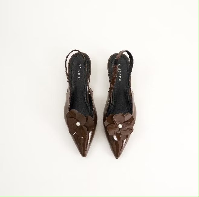 kaevlaa's tweet image. pretty heels i found on shopee 

a thread