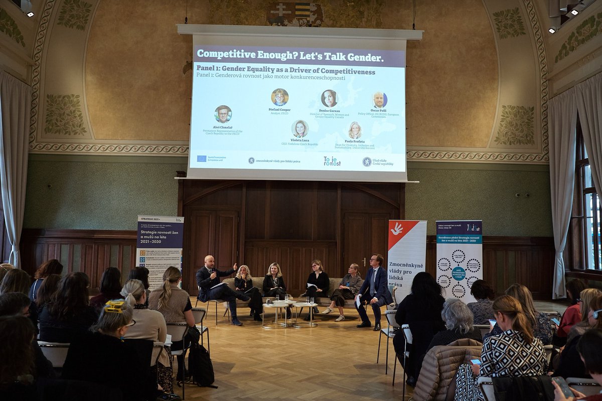 EU_Budget's tweet photo. ♀️💶 Gender equality fuels competitiveness and the EU budget is making it happen

Our colleague Oscar Polli participated in a panel in Prague on “Gender Equality as a Driver of Competitiveness” exploring how closing gender gaps can strengthen prosperity

https://t.co/r1gy8gOcI9 https://t.co/788pe6dUSC