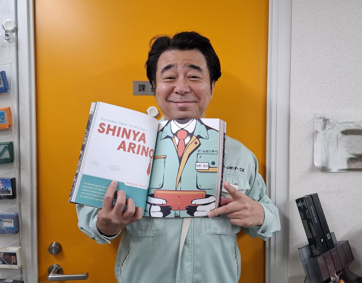 gccx_official's tweet image. 今年の年始にイギリスのライターさんから取材を受けた「A Profound Waste of Time Issue5」が完成し見本誌が有野課長の手元に届きました。

課長のロングインタビューや番組愛に満ちた記事が満載です！（もちろん記事は英語です☺️ ）

▼こちらを参照ください。
apwot.com