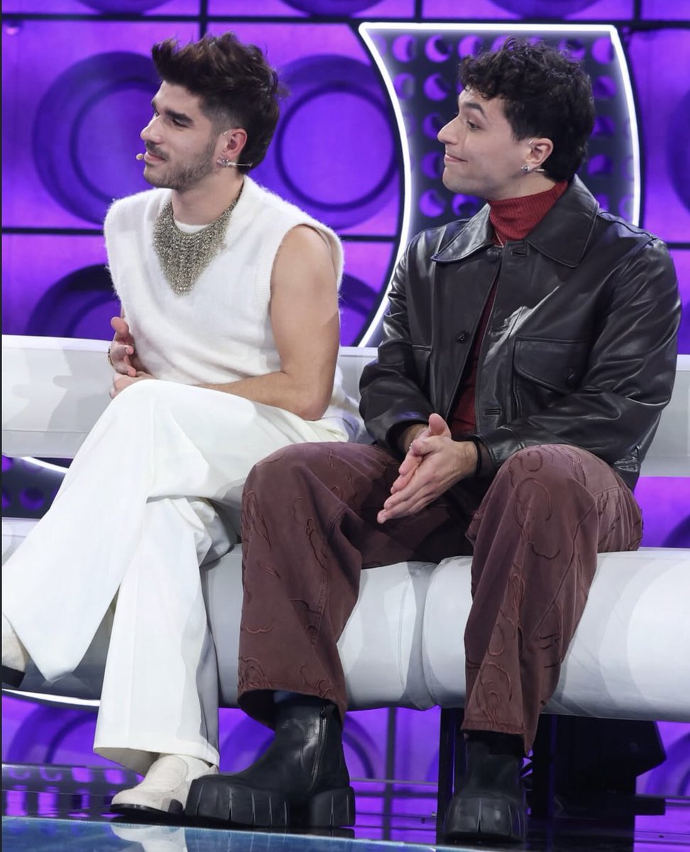 Welcome back. A los dos les han hecho un Ruslana.
A Tinho con las notas y a Guillo dejándolo fuera de la final con el pedazo concurso que ha hecho y la exigencia que han tenido con él
#OTDirecto2D