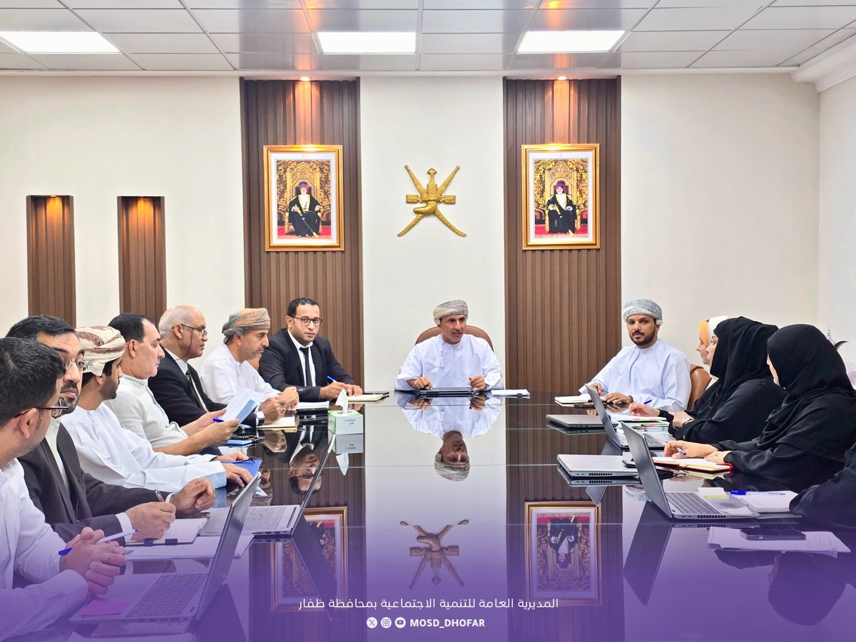 اجتماع الفاضل المدير العام مع الفريق الفني الزائر من المديرية العامة للأشخاص ذوى الإعاقة يأتي ضمن الزيارات الإشرافية لمتابعة سير العمل بالمراكز التاهيل (الحكومية ، الخاصة) ، 
حيث جرى مناقشة مستوى تنفيذ الخدمات، والوقوف على أبرز الملاحظات الفنية بما يعزز جودة الخدمات المقدمة