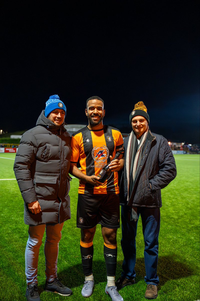 FIFC's tweet image. 🍾 A big thank you and shoutout to BDG Plumbing for sponsoring our game against Chichester on Saturday, which we won 3-0!

They selected Kevin Lokko as Player of the Match and presented his award at full time 🙌

Our upcoming home fixtures against Cray Valley PM and Canvey Island…