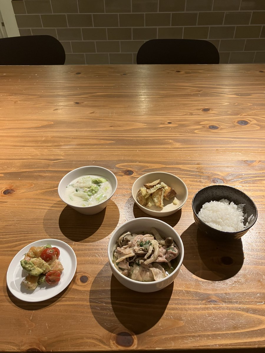 Ужин в бизнес-инкубаторе. Ужины и завтраки каждый день меня конечно разбаловали.