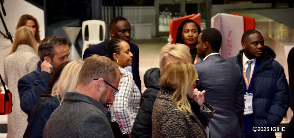 IGIHE's tweet image. 📸Photo📸

Cannes, 1er décembre, Irène Murerwa, (Chief Tourism Officer, RDB) et la délégation rwandaise ont franchi les célèbres marches du Palais des Festivals pour l&apos;ouverture officielle de l&apos;ILTM 2025.

📸:@Karirima1