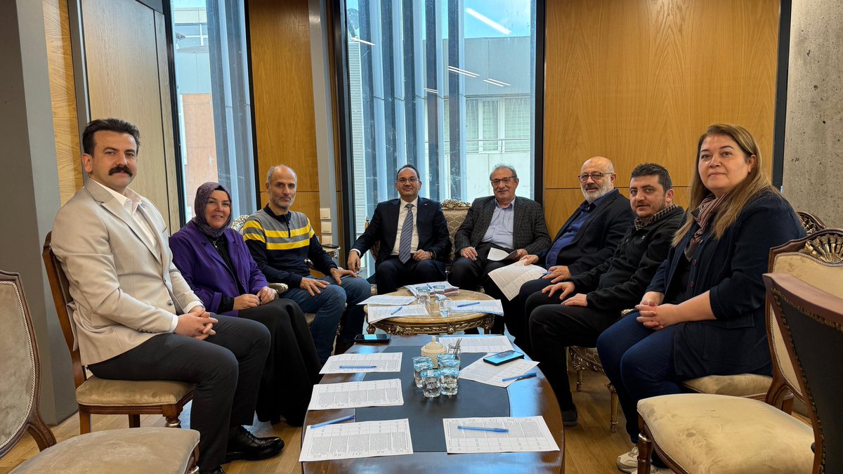 Kaymakamımız Cevdet Ertürkmen başkanlığında Sosyal Yardımlaşma ve Dayanışma Vakfı Mütevelli Heyet toplantısı gerçekleştirildi.