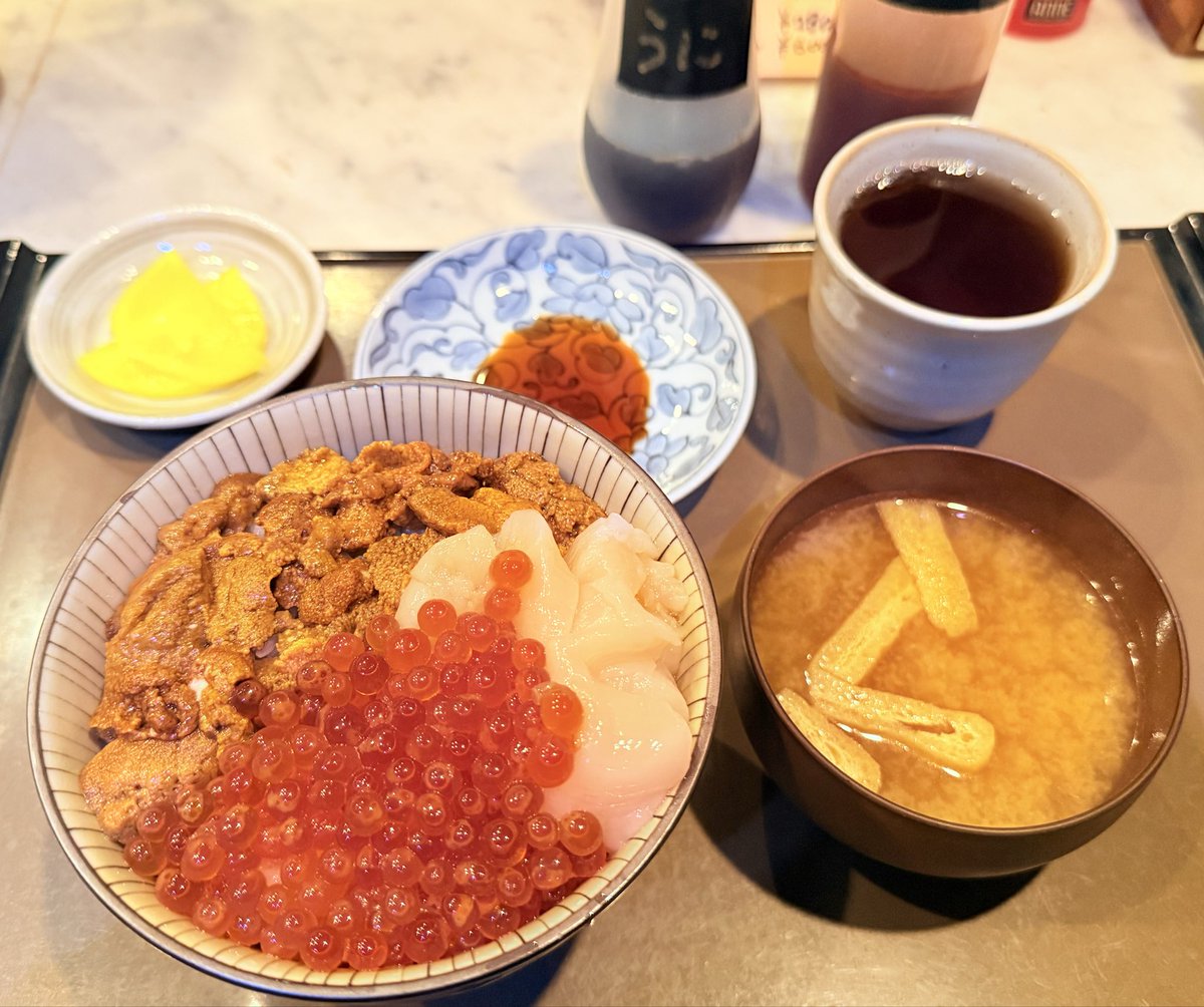 久しぶりにペリーのいくら丼に行ってきた😆

オープン時間に行ったのでうにいくら丼にホタテもトッピングできた(๑>◡<๑)

美味しく頂きました☆

<a href="/perrynoikuradon/">ペリーのいくら丼</a>